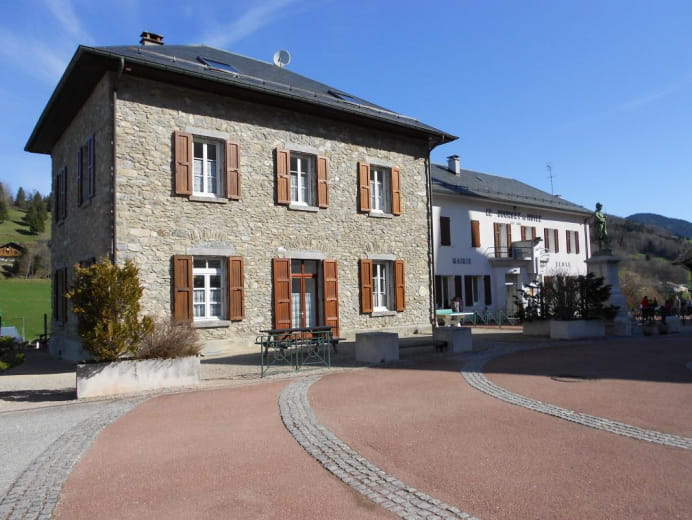 GITE COMMUNAL DU BOURGET EN HUILE